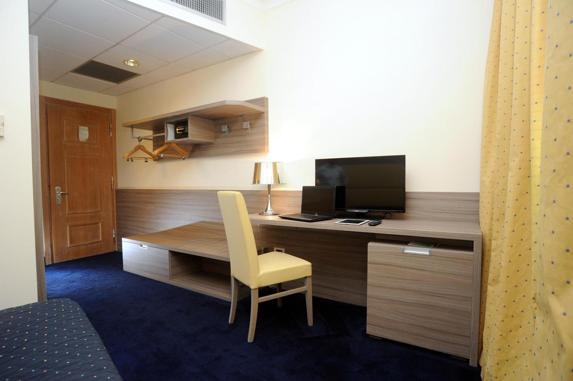 Palace Inn Rome Fiano ฟิอาโน โรมาโน ห้อง รูปภาพ